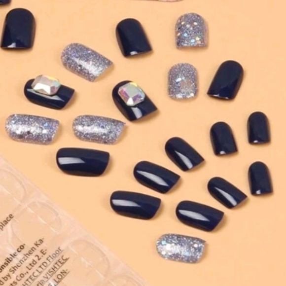 3D Rhinestone & Glitter Press on Nails - Picture 7 of 17